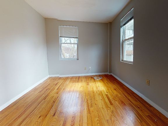 2nd image of 429 Franklin St #1RR