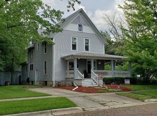 220 S 5th St, Dekalb, IL 60115