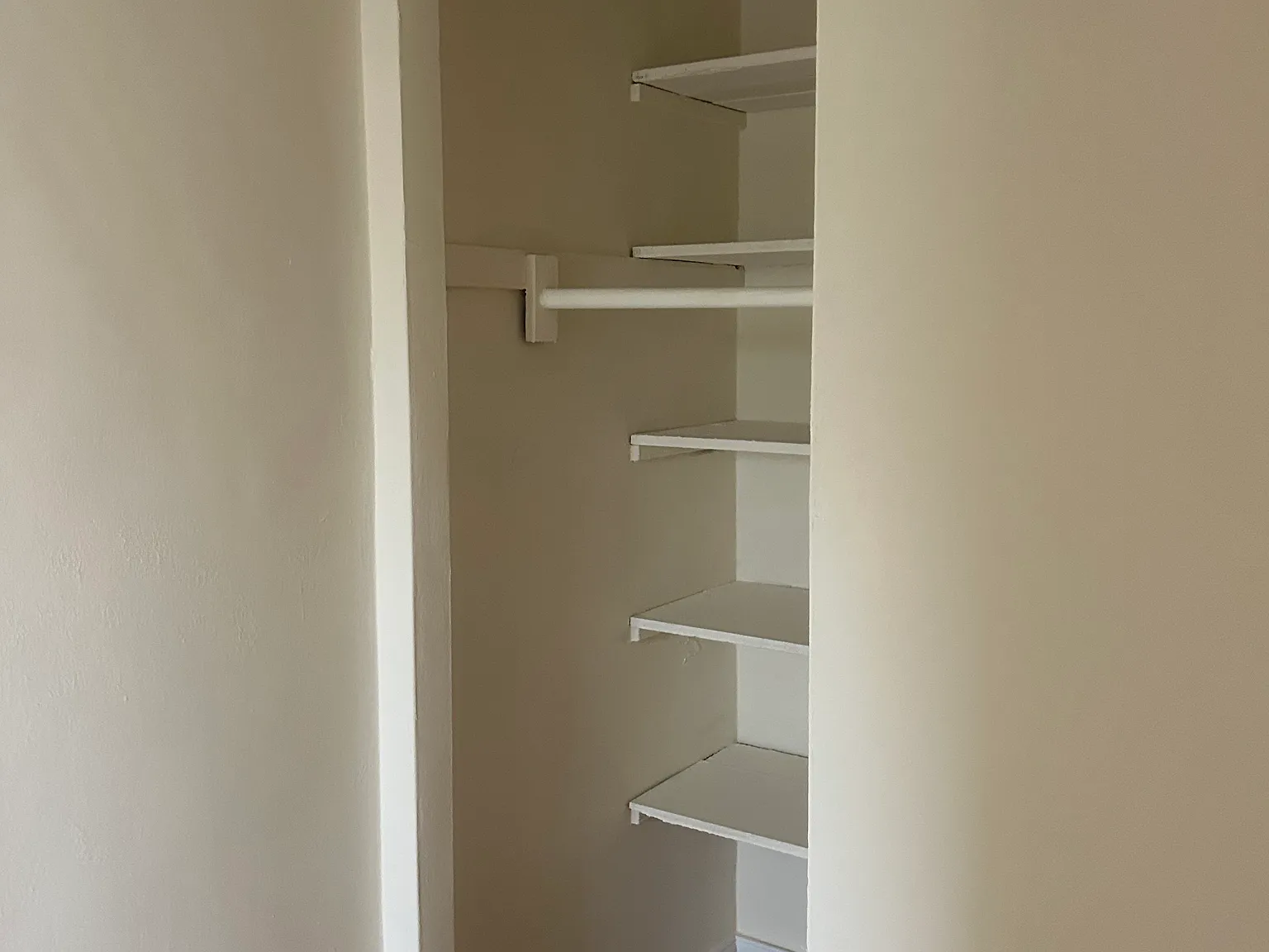 2 bed, 1.5 bath, 1100 sqft, $2,800 — Photo 3