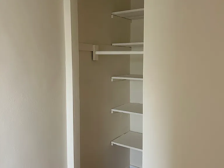 49 Nixon Ct #4F — Photo 5