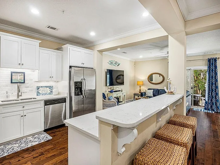 802 Reserve Ln — Photo 13