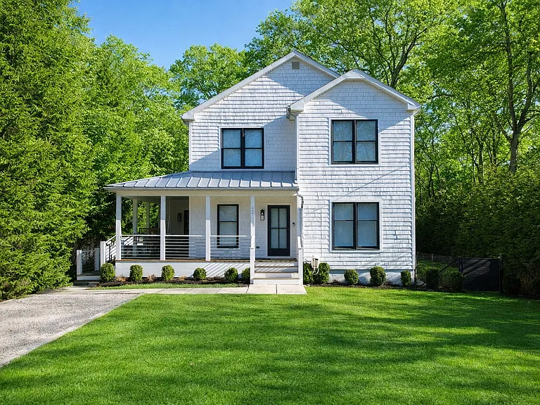 42 Knoll Rd — Photo 2