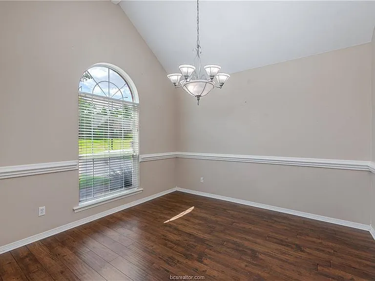 305 Stoney Hills Ct — Photo 5