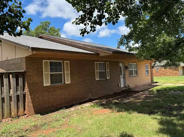 6704 Poplar St, Stillwater, OK 74074