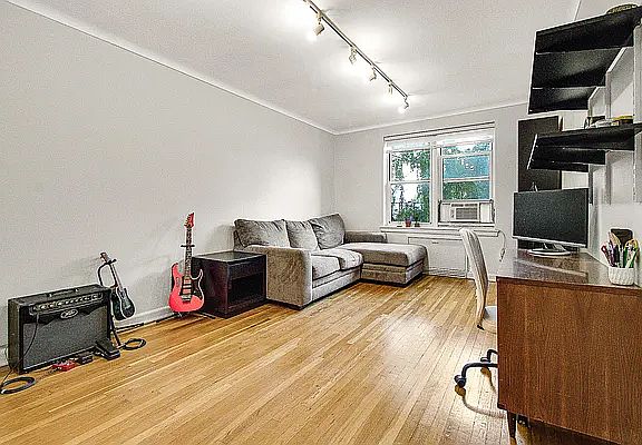 4th image of 11020 71st Ave APT 314