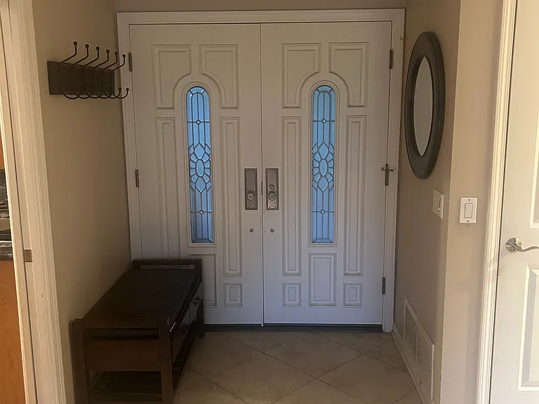 Madonna Dr — Photo 29