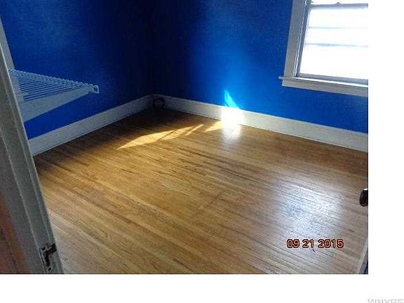 5th image of 336 Commonwealth Ave