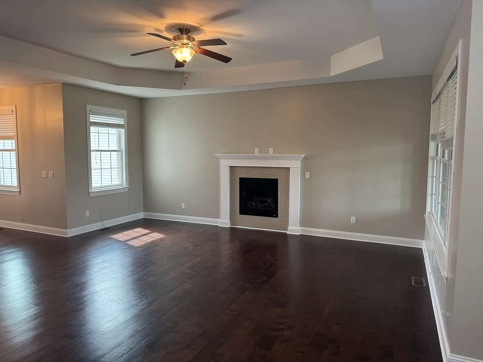 3 bed, 2702 sqft, $3,200 — Photo 4