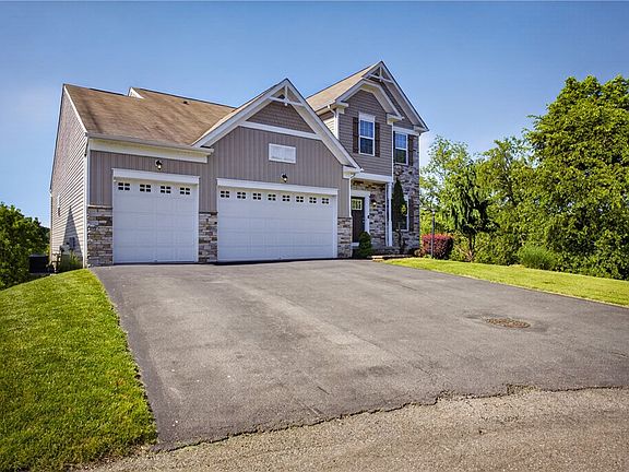 3rd image of 229 W Country Barn Rd