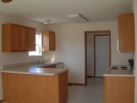 5th image of 323 Monticello Pl
