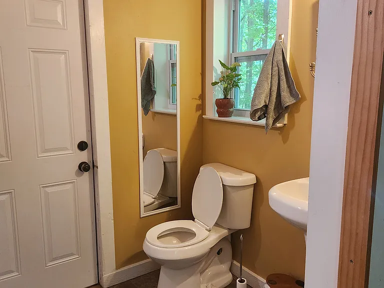 18 Cowan Ln — Photo 4