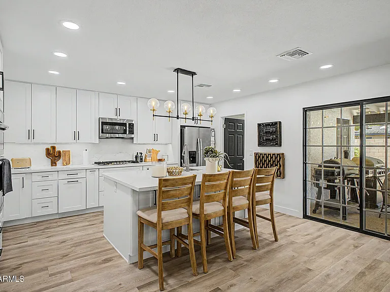 5140 E Poinsettia Dr — Photo 10