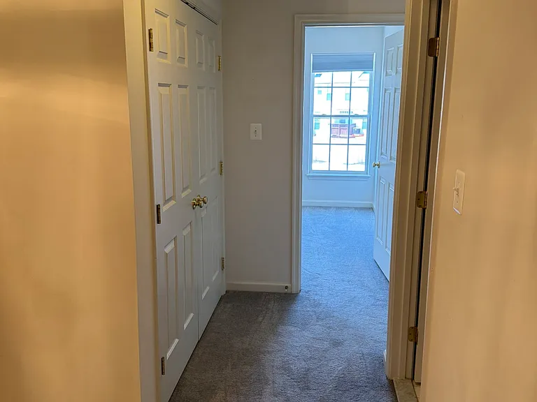 2743 Manhattan Pl — Photo 46