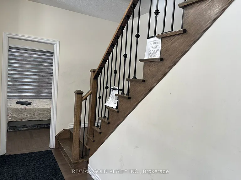 537 Veterans Dr — Photo 16