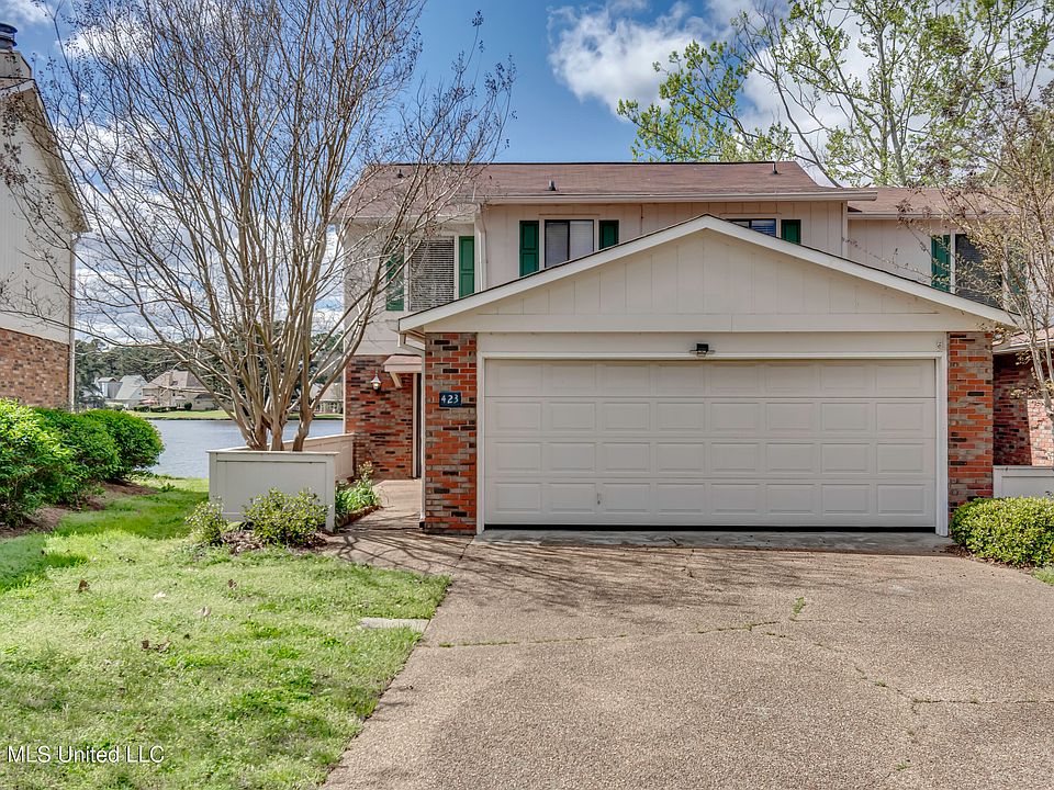 1st image of 423 Lakebend Pl