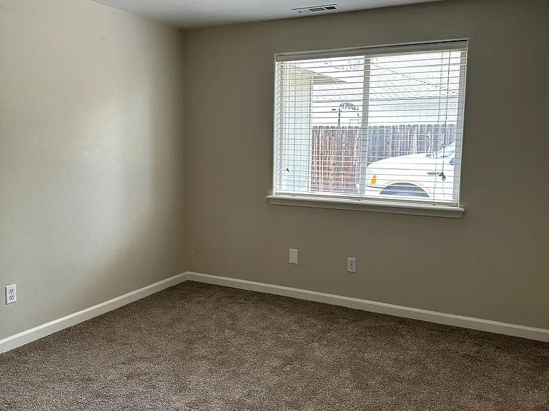 2462 Saint James Way — Photo 19