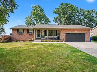 118 Robinwood Dr, New Middletown, OH 44442