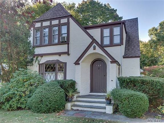 2nd image of 108 Vanderbilt Blvd