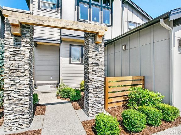 Stunning move-in ready Brookstone Home on Greenbelt! 