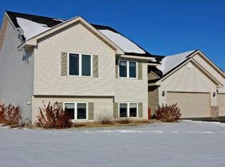 7048 W 144th St, Savage, MN 55378