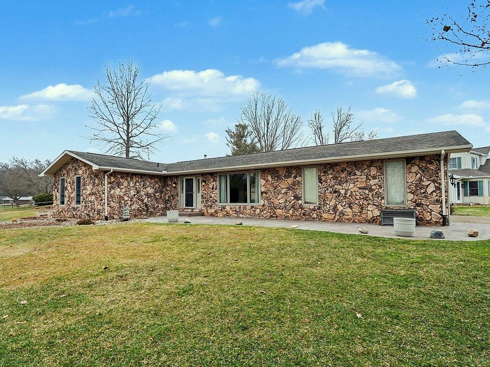 1st image of 55633 Blue Jay Dr