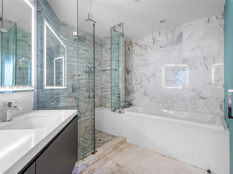 851 NE 1st Ave #1409 — Photo 10