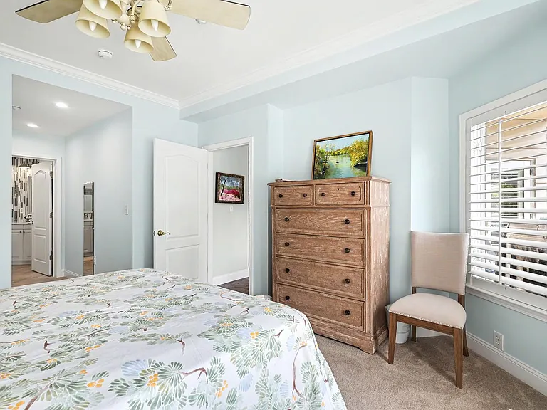 401 N Church St #208 — Photo 10