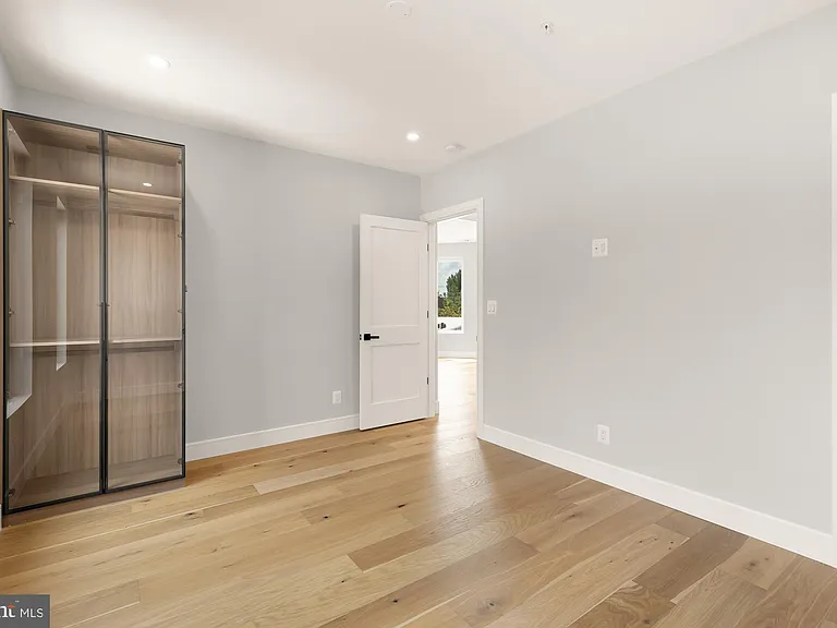 3215 Mount Pleasant St NW #201 — Photo 22