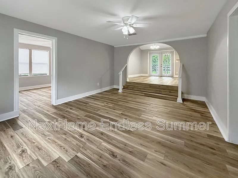 3 bed, 2.0 bath, 1364 sqft, $2,100 — Photo 3