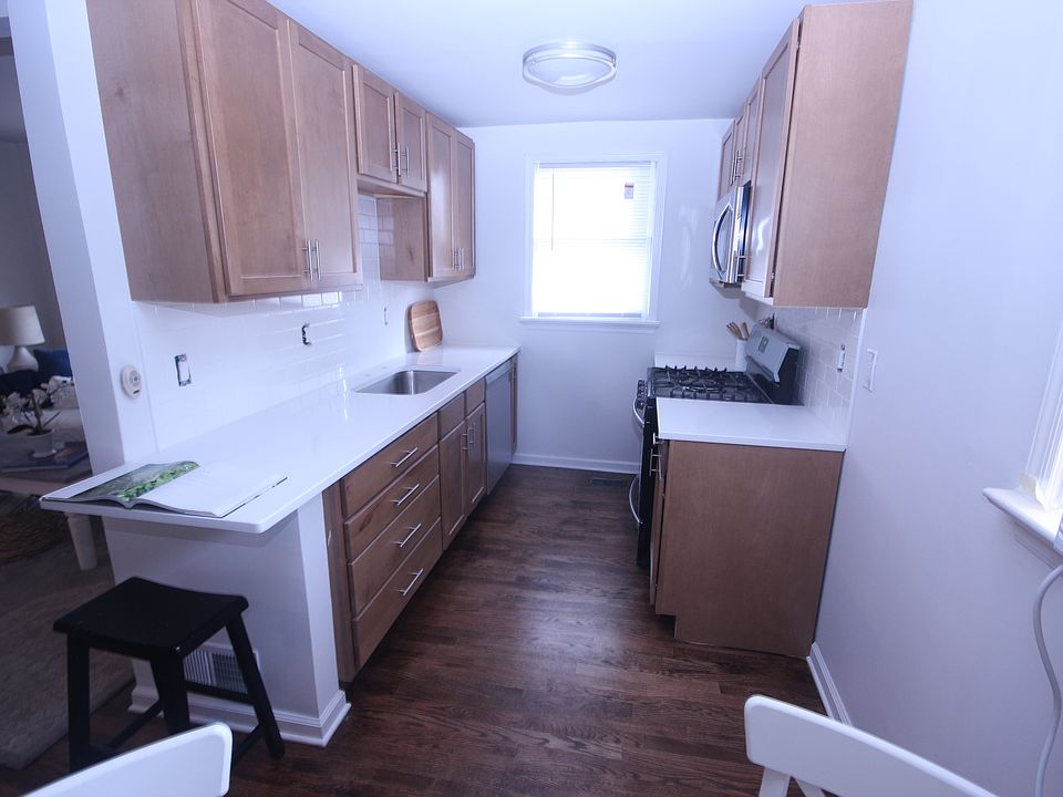 1st image of 321 Bergen Tpke #B
