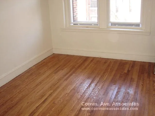 119 Sutherland Rd #A — Photo 3