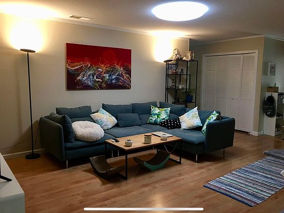 3rd image of 217 Sherry Ct