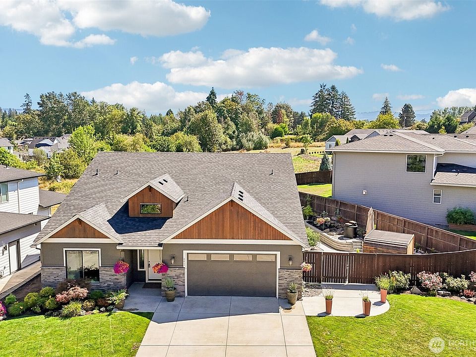 1st image of 4417 SE 17th Avenue