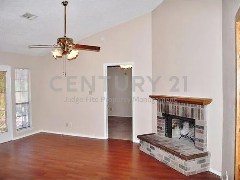 4429 Seville Ln — Photo 6