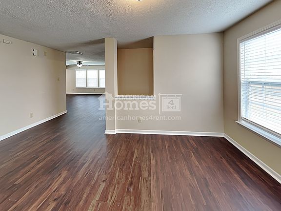 5th image of 725 Edgewood Ct
