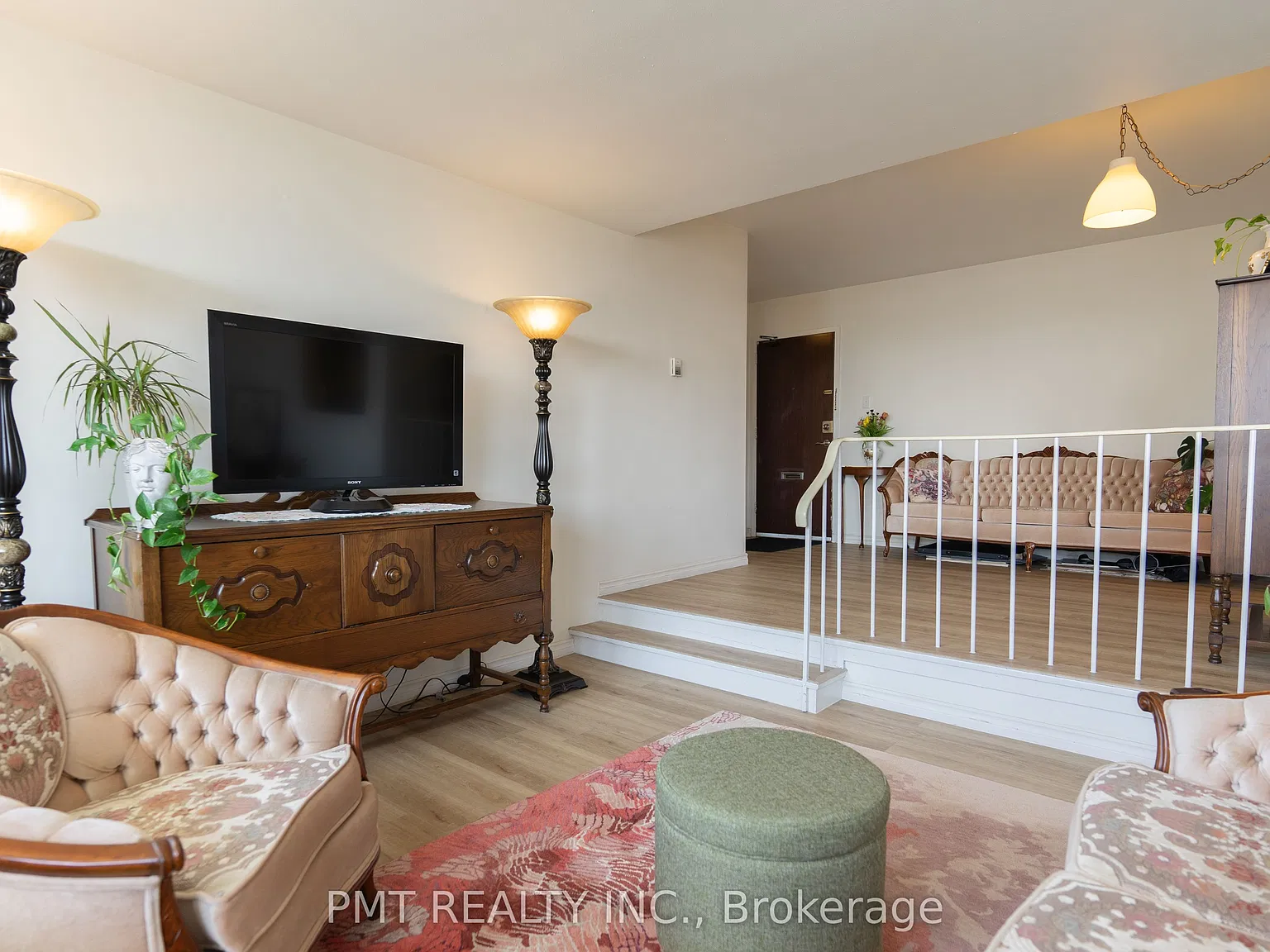20 Forest Manor Rd — Photo 3