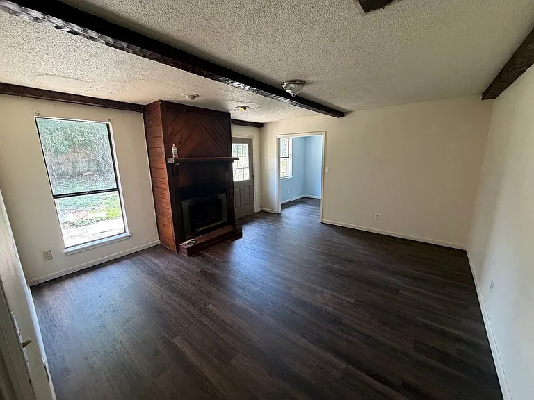 2604 Edmonton Ct — Photo 13