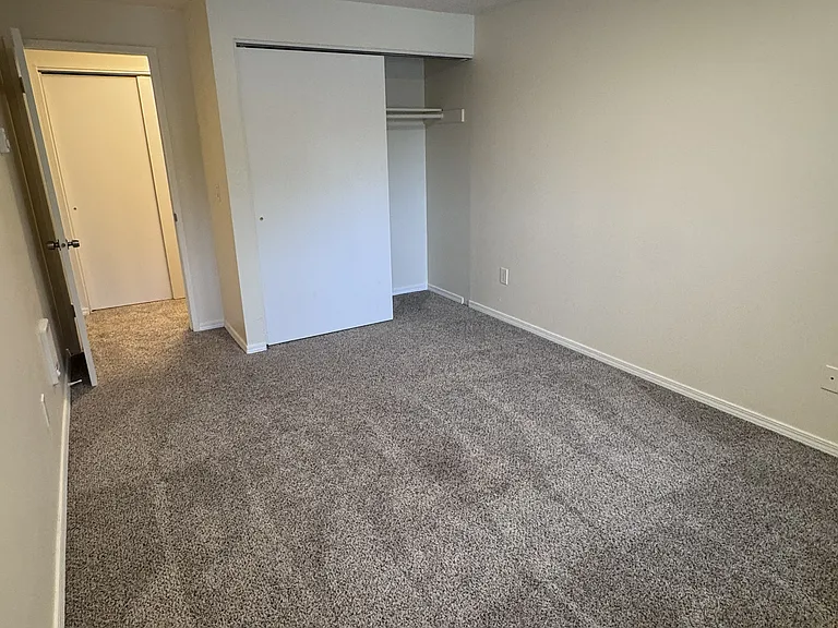 8630 SW Barbur Blvd #13 — Photo 11