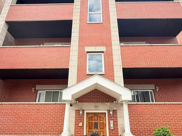 705 W 31st St APT 2W, Chicago, IL 60616