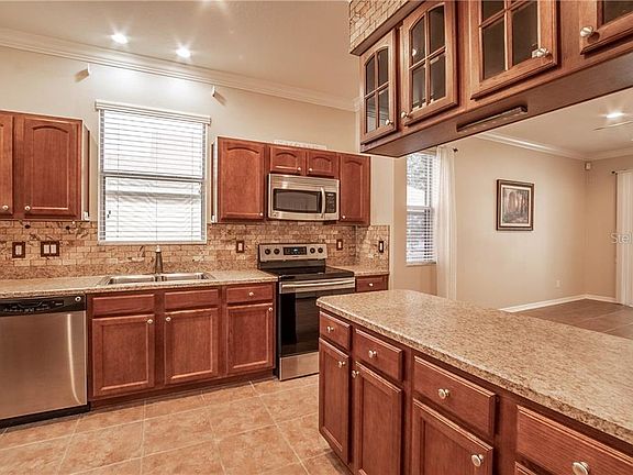 3rd image of 13350 Meadow Golf Ave
