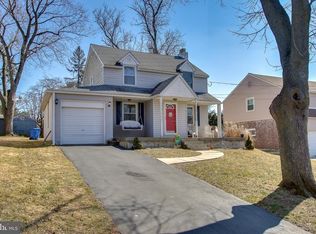 215 Harrison Rd, Brookhaven, PA 19015