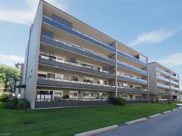 510 Queenston Rd #406, Hamilton, ON L8K 1J3