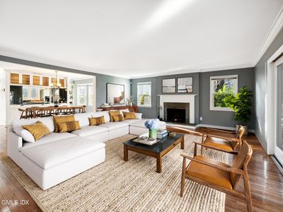 25 Indian Harbor Dr APT 5, Greenwich, CT, 06830