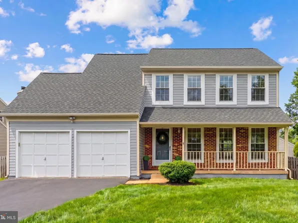 2982 Emerald Chase Dr, Herndon, VA 20171