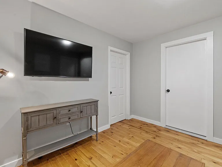 31 Water St #1 — Photo 37