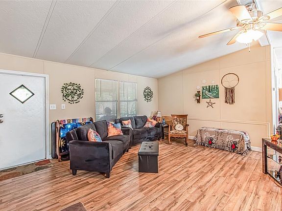 4th image of 856 Saddle Oaks Dr