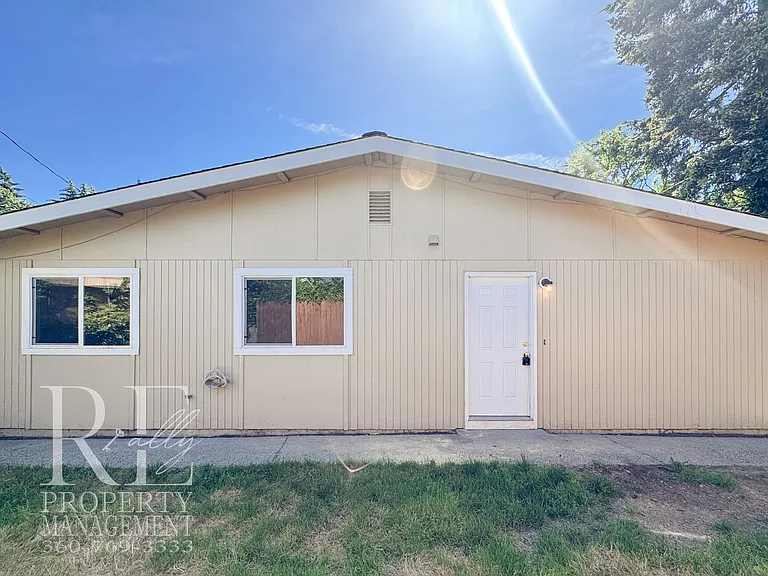 2733 Hefner Ave — Photo 19