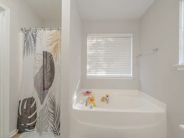 223 Stockbridge Dr — Photo 17