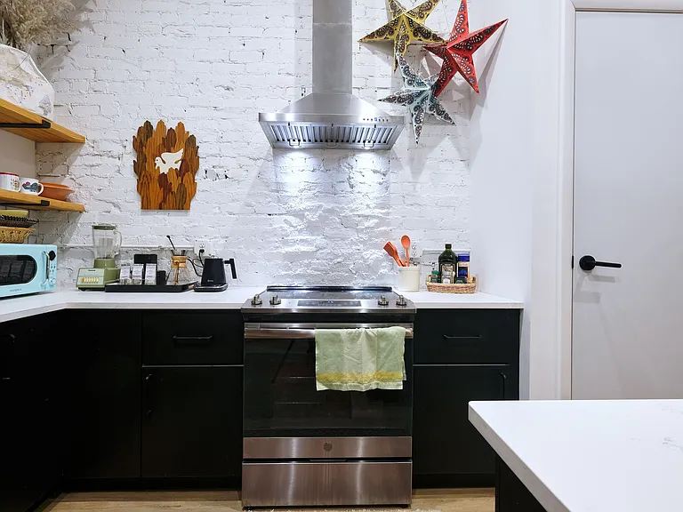1607 Main St #1 — Photo 7