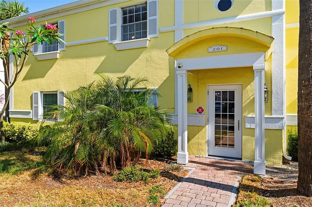 2 bed, 2.0 bath, 1018 sqft, $3,500 — Photo 3